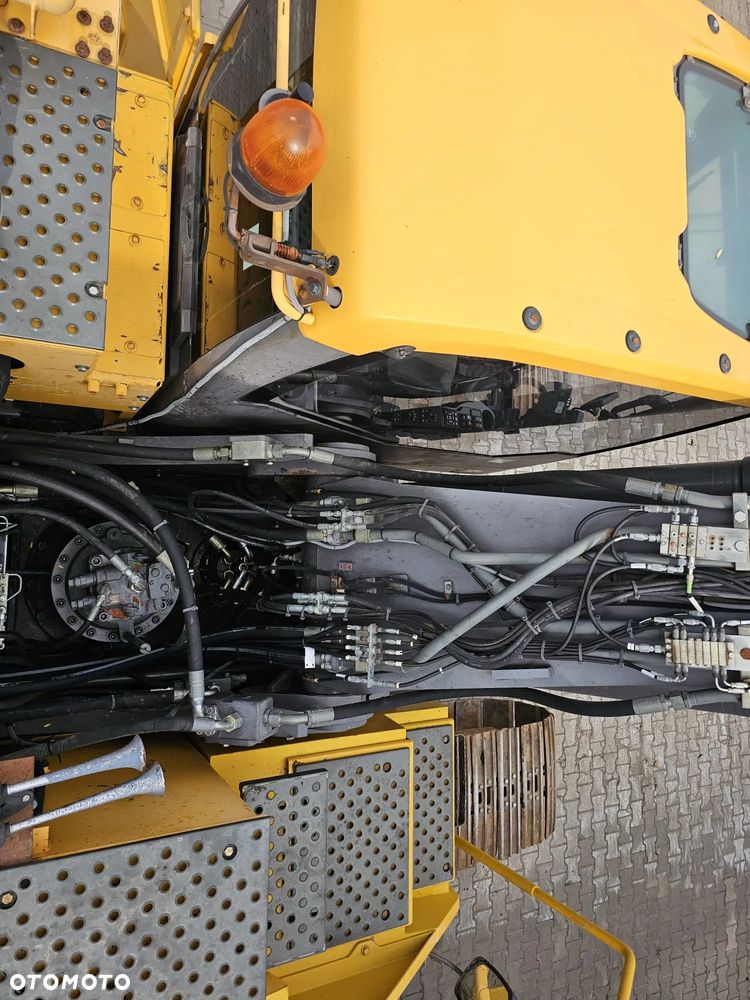 Volvo EC250EL - 19