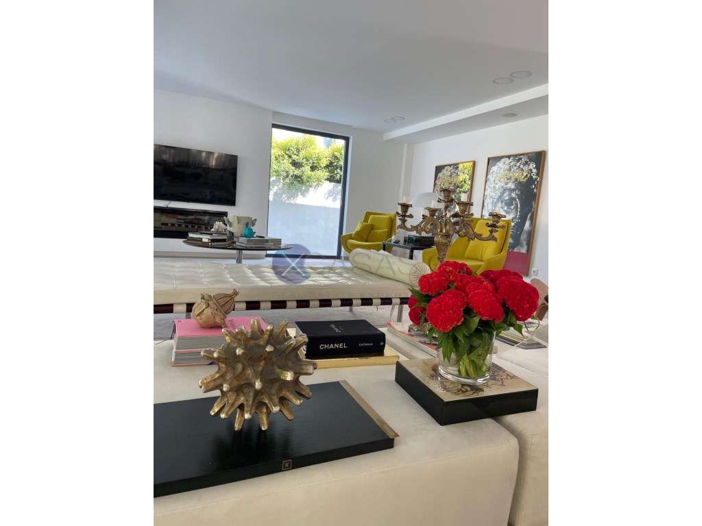 Esta fantástica moradia com 5 suites disponível totalmente mobilada... - Grande imagem: 5/11