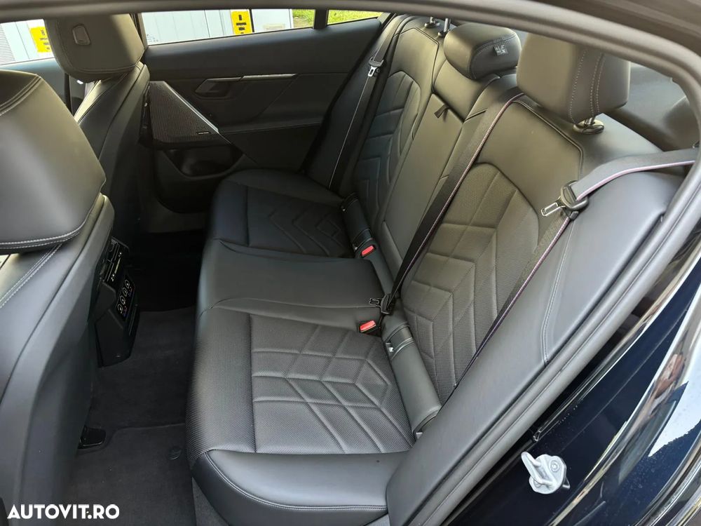 BMW Seria 5 520d xDrive AT MHEV - 17