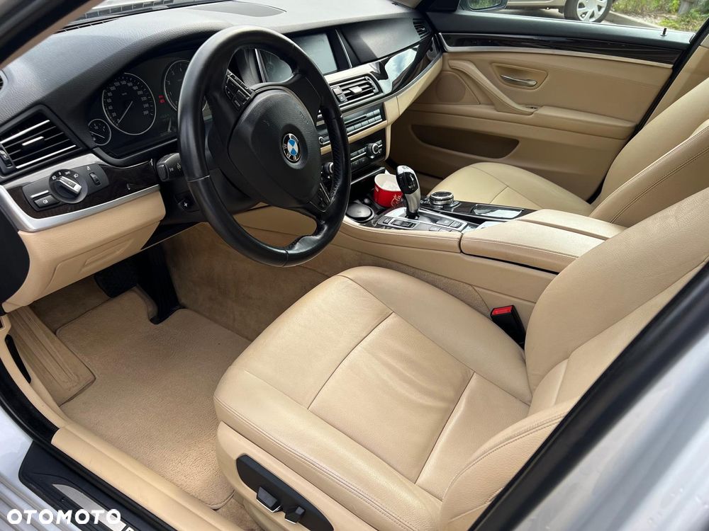 BMW Seria 5 535i xDrive - 18