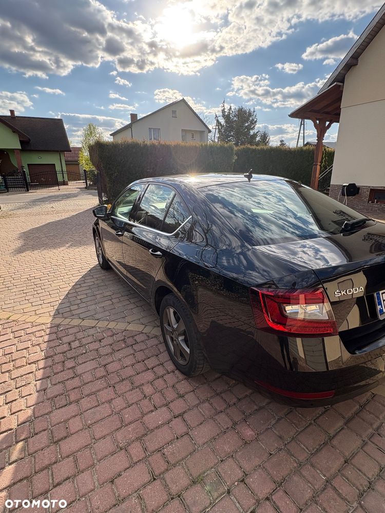 Skoda Octavia 1.6 TDI DSG Style - 5
