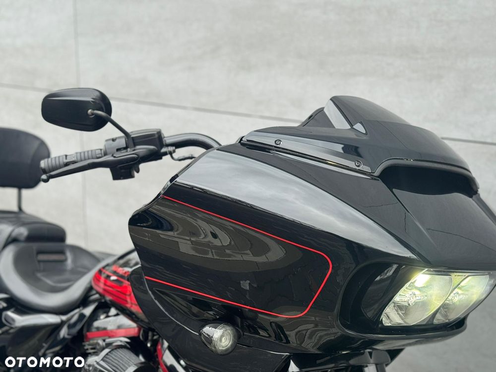 Harley-Davidson Touring Road Glide - 16