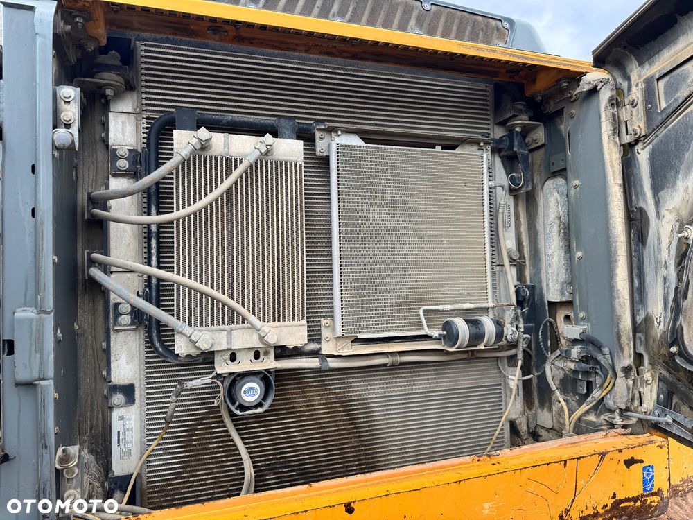 Liebherr R 936 LC - 19