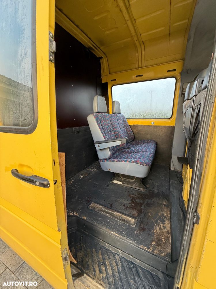 Mercedes-Benz 208 - 15