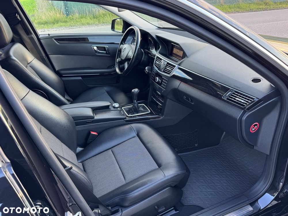 Mercedes-Benz Klasa E 200 CGI BlueEffICIENCY Avantgarde - 28