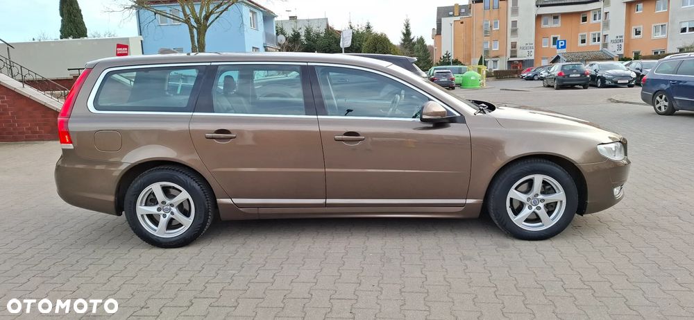 Volvo V70 D2 Momentum - 4