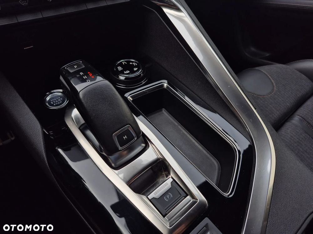 Peugeot 3008 1.6 PureTech GPF GT Line S&S EAT8 - 21