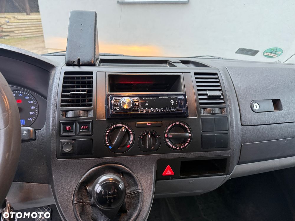 Volkswagen Transporter - 11