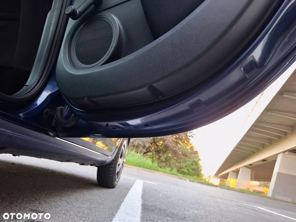 Renault Clio 1.2 16V Authentique - 25