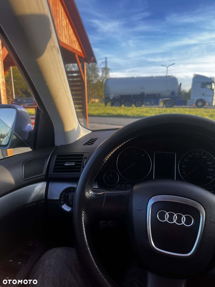 Audi A4 Avant 2.0 TDI - 8