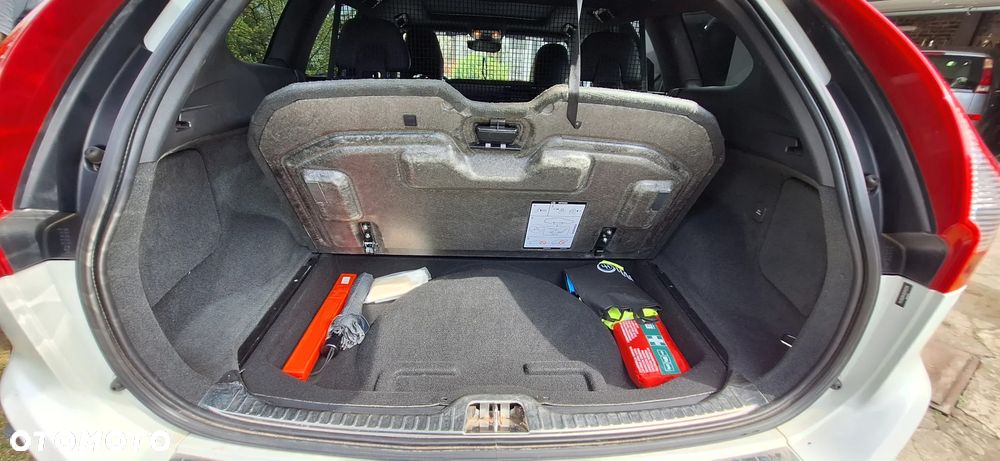 Volvo XC 60 T6 AWD Momentum - 9