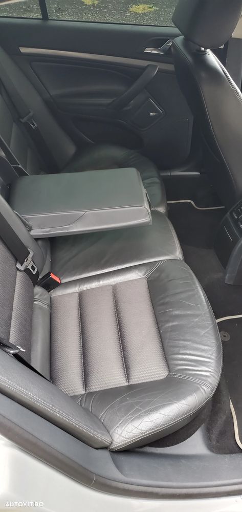 Skoda Octavia 2.0 FSI Laurin & Klement - 24