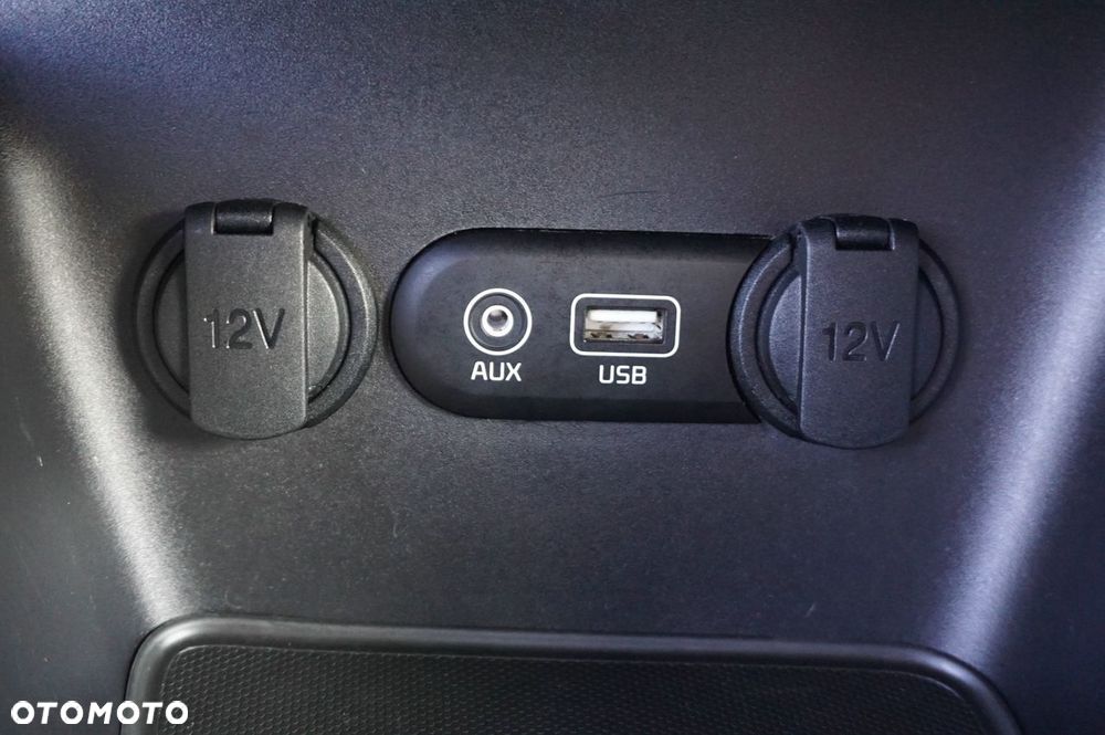 Kia Ceed 1.6 GDI Dream Team Edition - 16