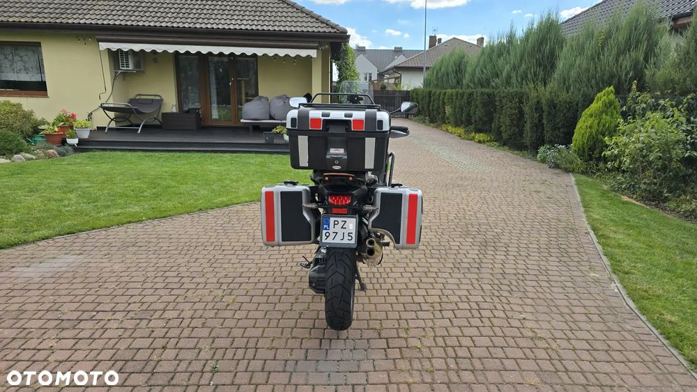 Honda VFR - 10