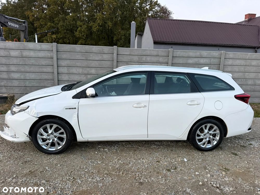 Toyota Auris 2016 photo 2