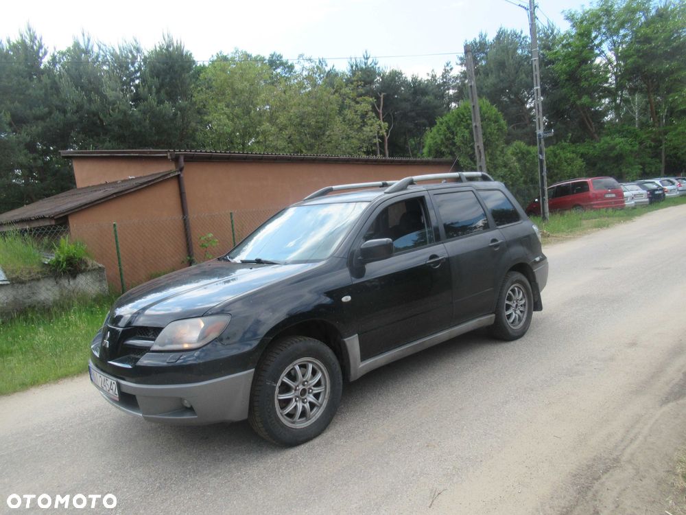 Mitsubishi Outlander - 2