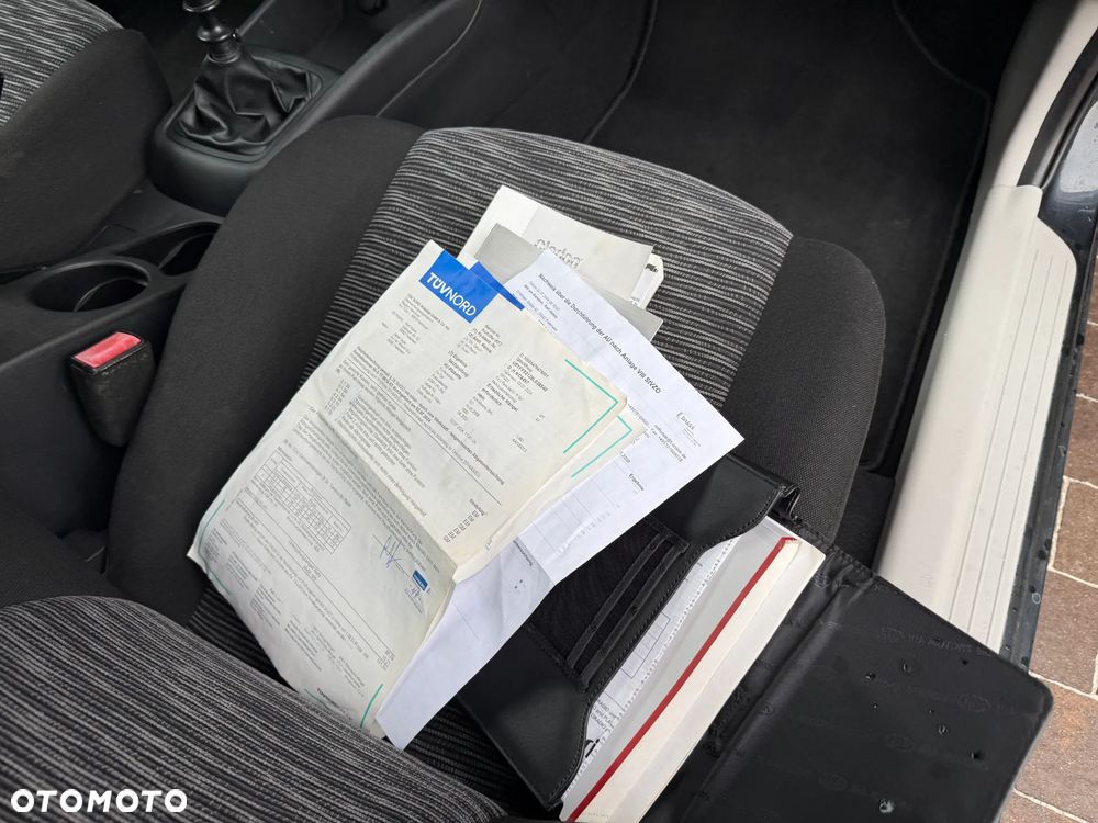 Kia Ceed - 10
