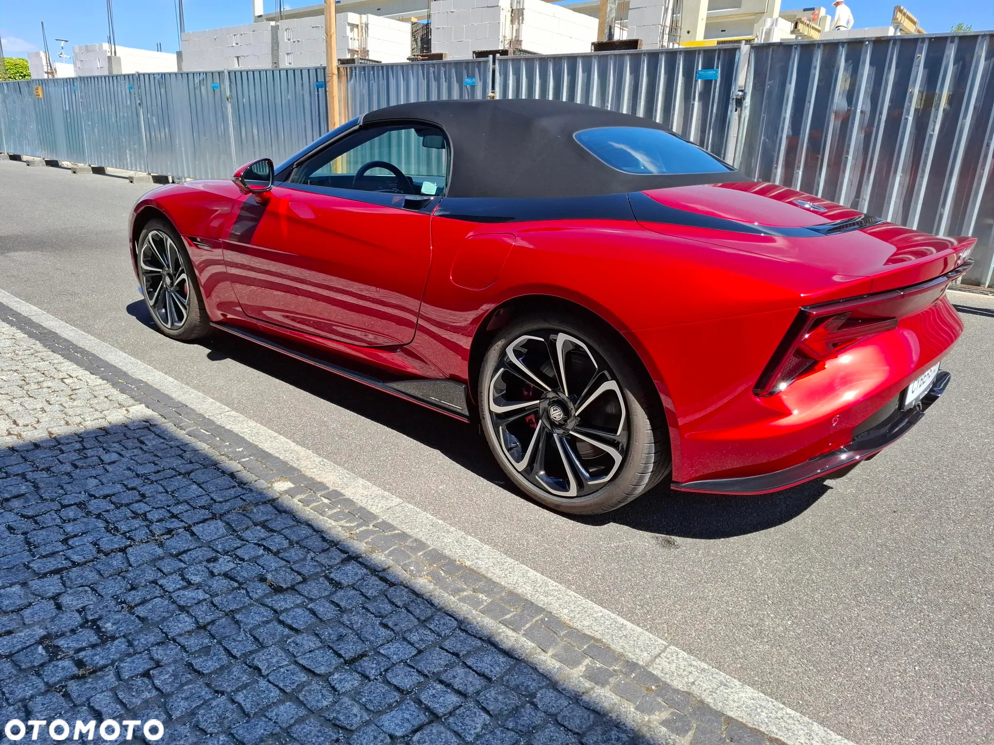 MG Cyberster 77kWh AWD Czarny Dach - 5