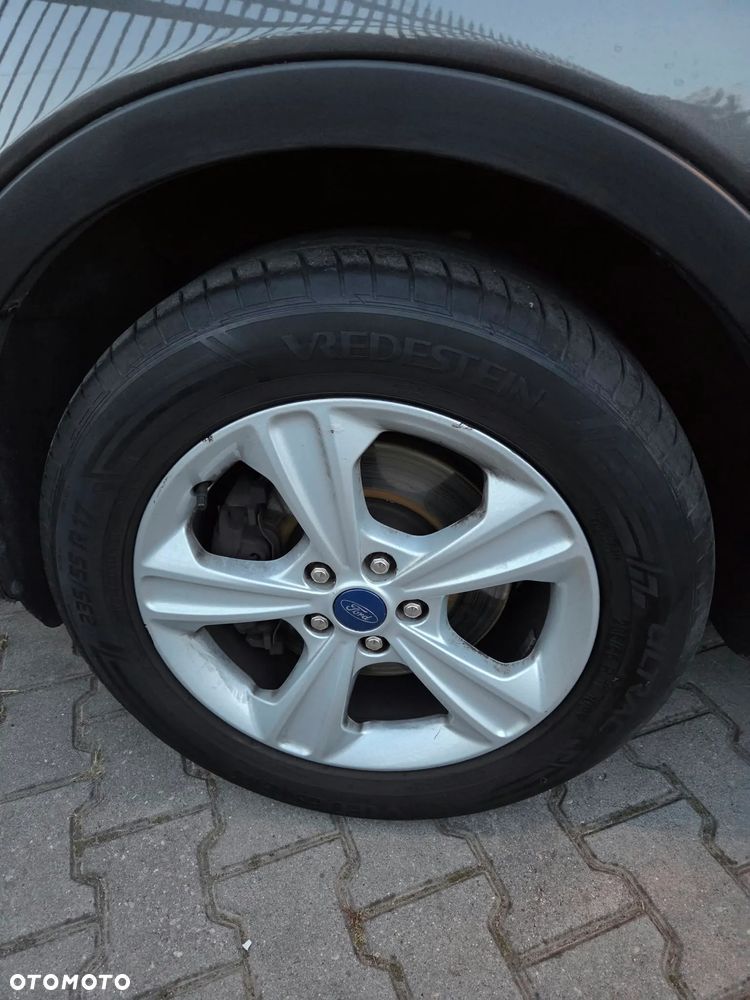 Ford Kuga - 19