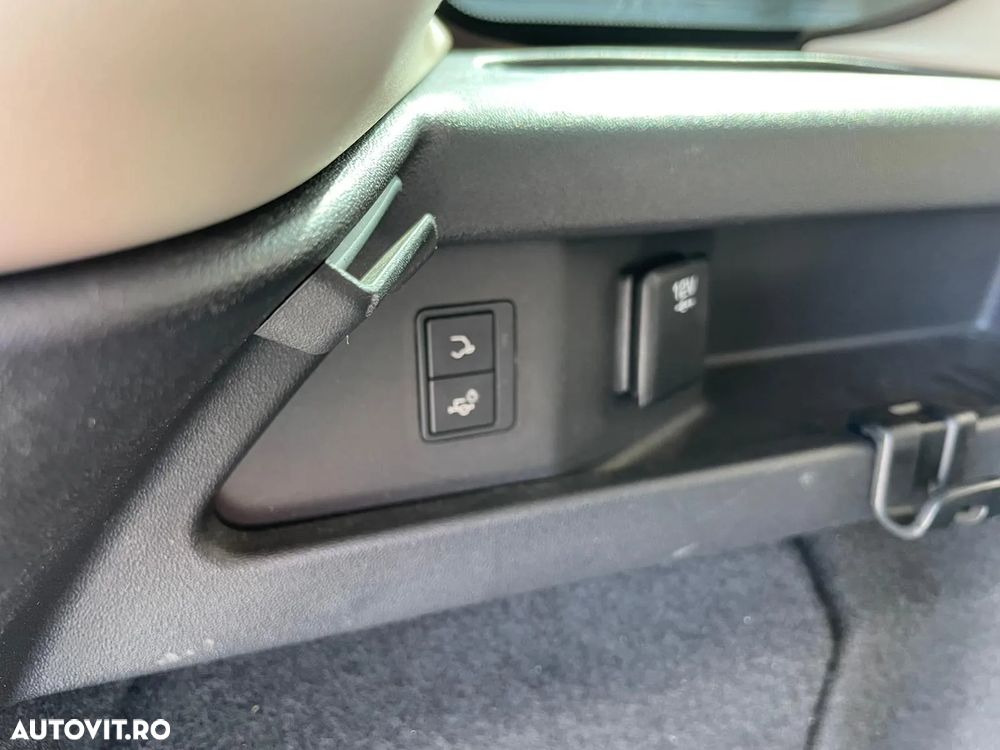 Land Rover Discovery Sport 2.0 l TD4 HSE Luxury Aut. - 11