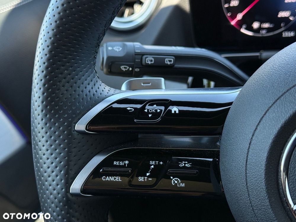 Mercedes-Benz GLA 200 AMG Line - 20
