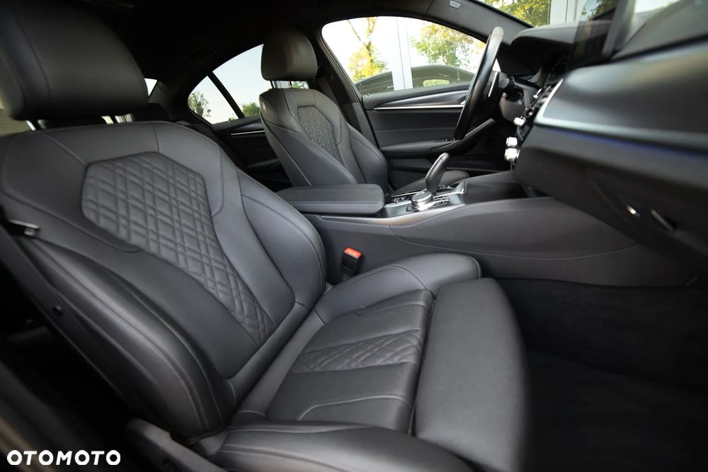 BMW Seria 5 520d M Sport sport - 24