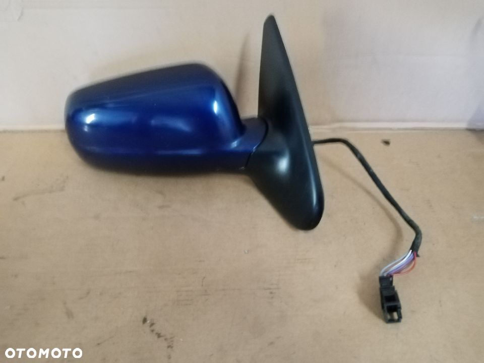 Lusterko zewnętrzne prawe 9 PIN Seat Leon I - 2