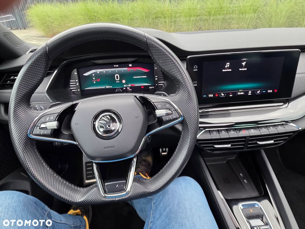 Skoda Octavia 2.0 TDI DSG Sportline - 22