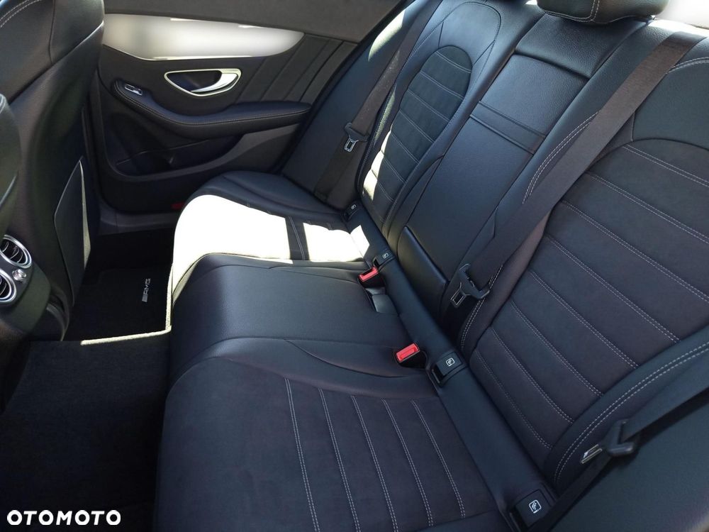 Mercedes-Benz Klasa C 300 9G-TRONIC - 13
