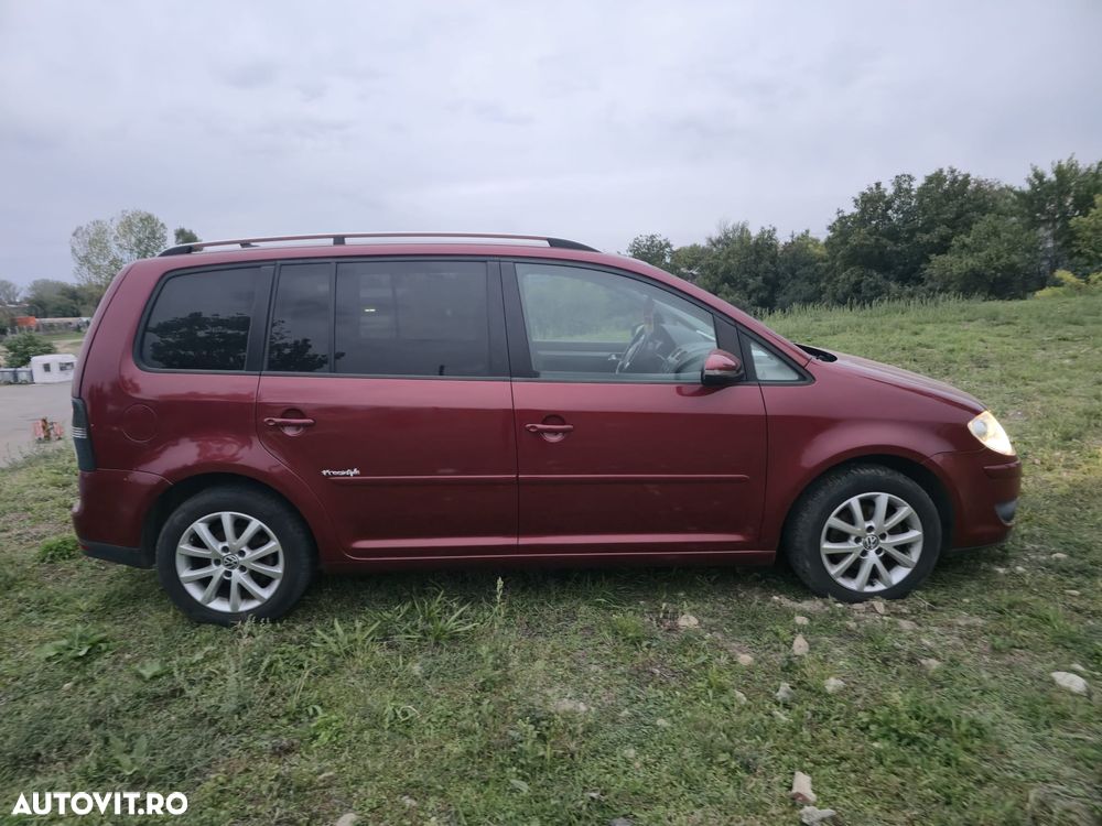 Volkswagen Touran 2.0 TDI DPF Freestyle - 2