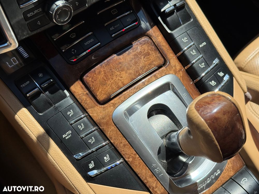 Porsche Cayenne - 28