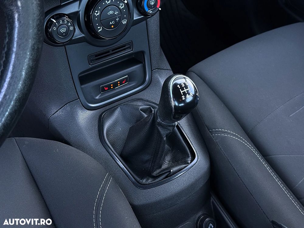 Ford Fiesta 1.5 TDCi Ambiente - 16