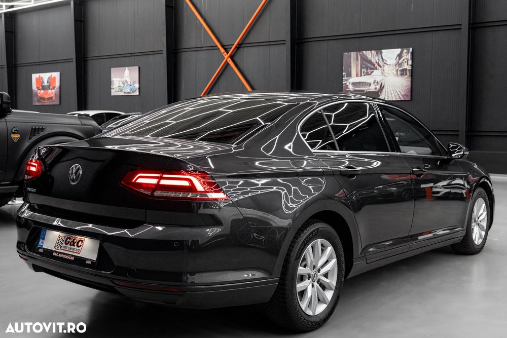 Volkswagen Passat 2.0 TDI DSG Trendline - 28
