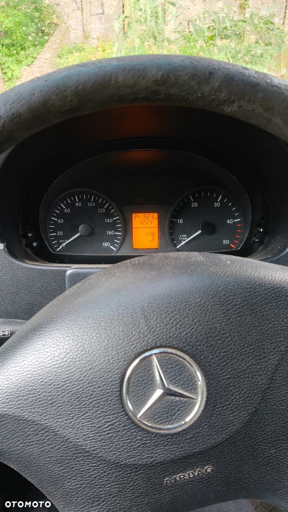 Mercedes-Benz Sprinter - 9