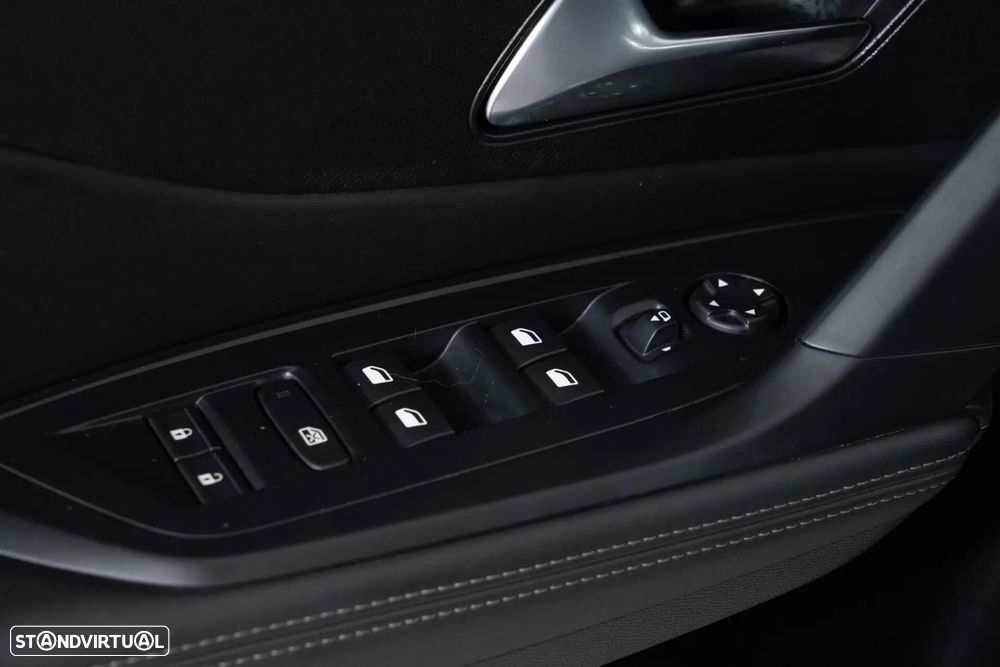 Peugeot 308 1.6 Hybrid Allure e-EAT8 - 34