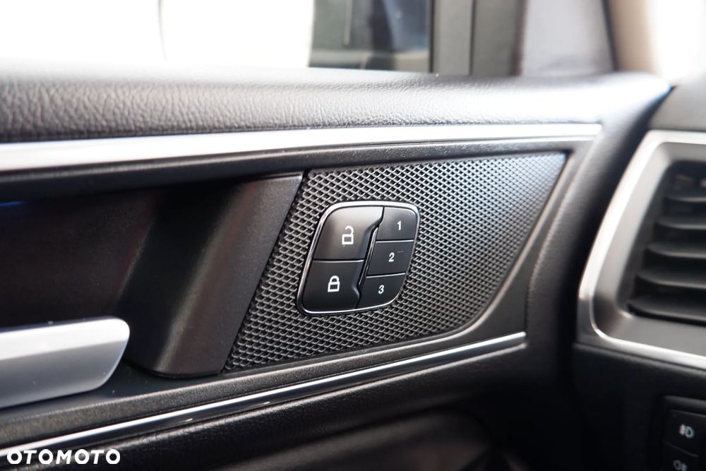 Ford S-Max - 16