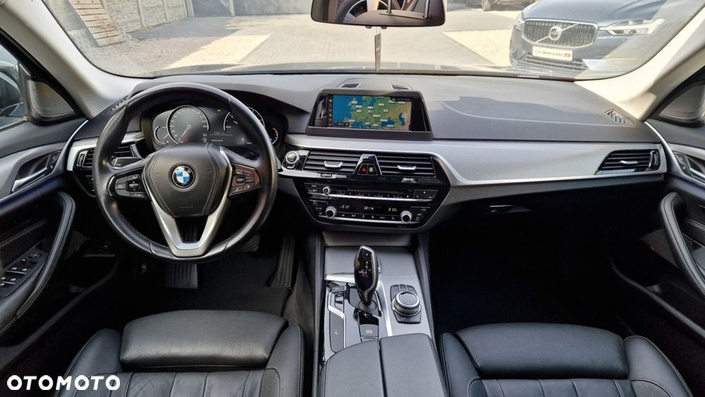 BMW Seria 5 530d Sport Line - 30