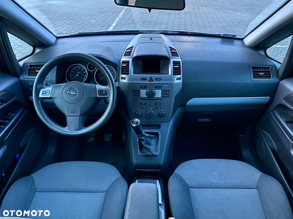 Opel Zafira 1.6 Essentia - 11