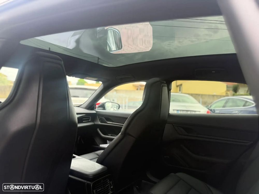 Porsche Taycan Sport Turismo - 15