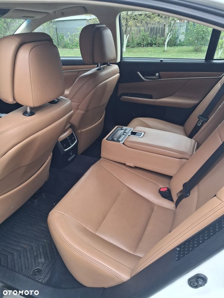 Lexus GS - 10
