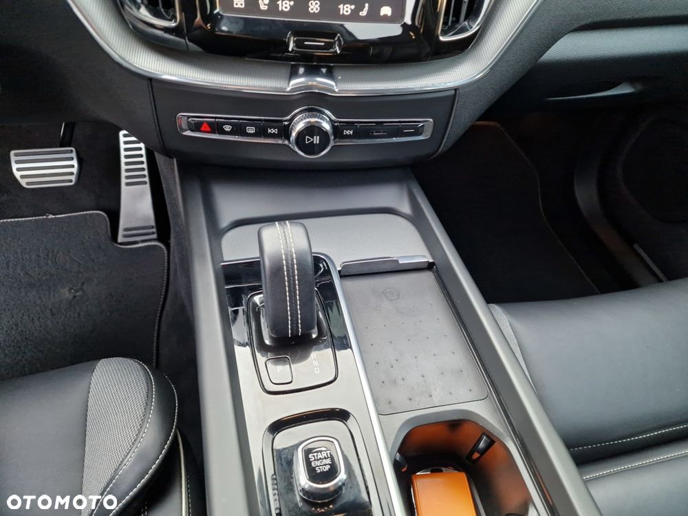 Volvo XC 60 B4 B Geartronic RDesign - 28