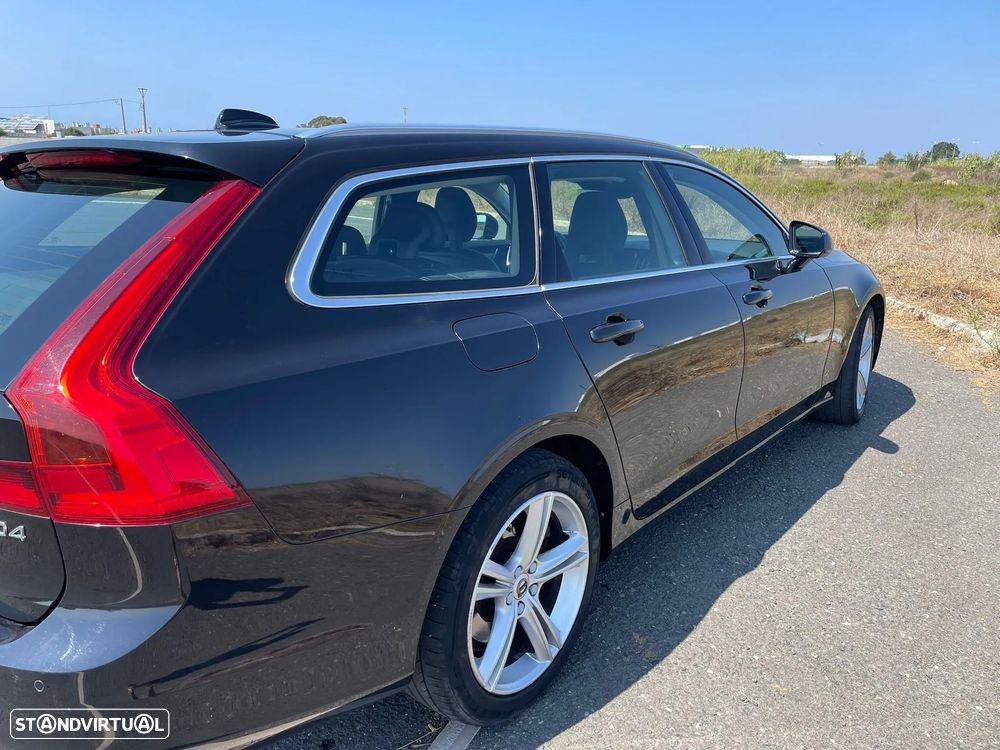 Volvo V90 2.0 D4 Momentum Geartronic - 17