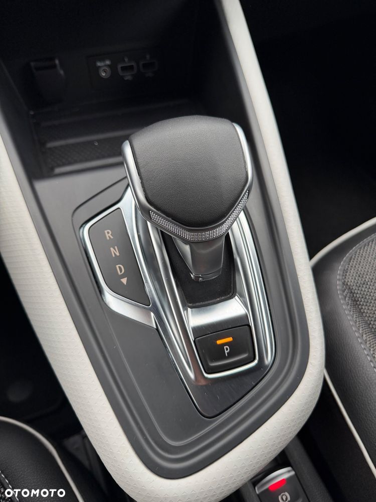 Renault Captur TCe Mild Hybrid 140 EDC GPF TECHNO - 32