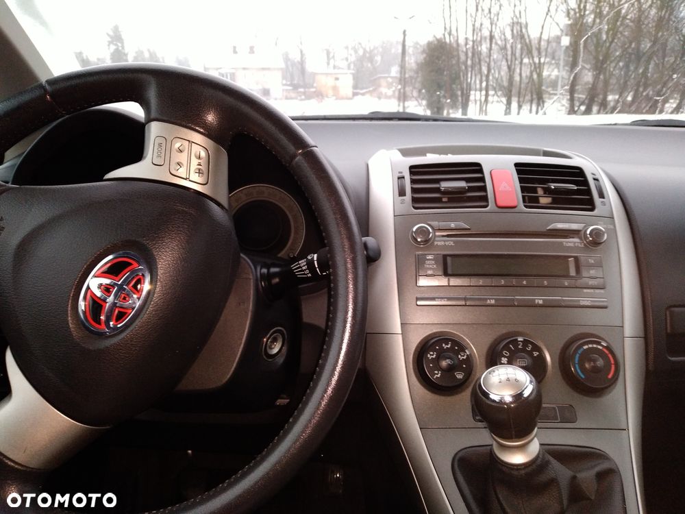 Toyota Auris 2.0 D-4D - 12