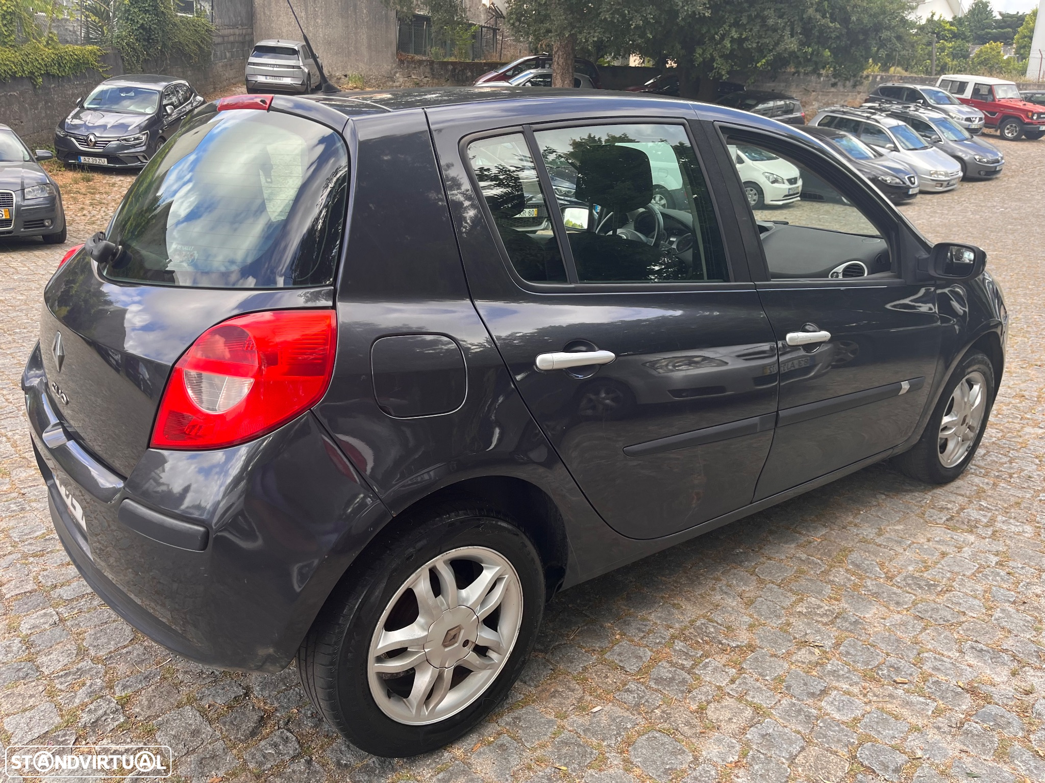 Renault Clio 1.2 16V Dynamique S - 10