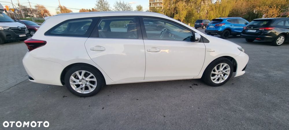 Toyota Auris Hybrid 135 Prestige - 8