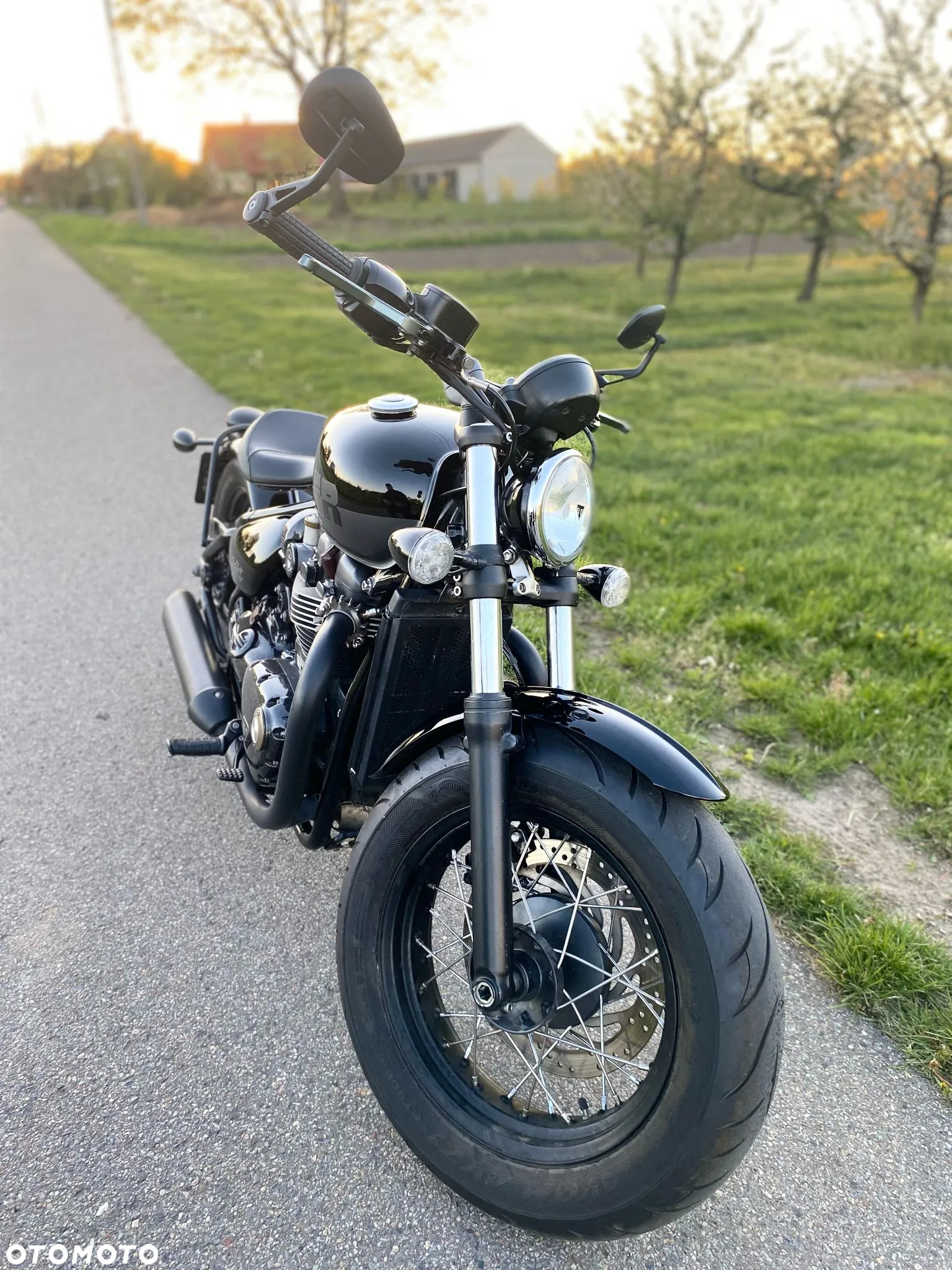 Triumph Bonneville Bobber - 11
