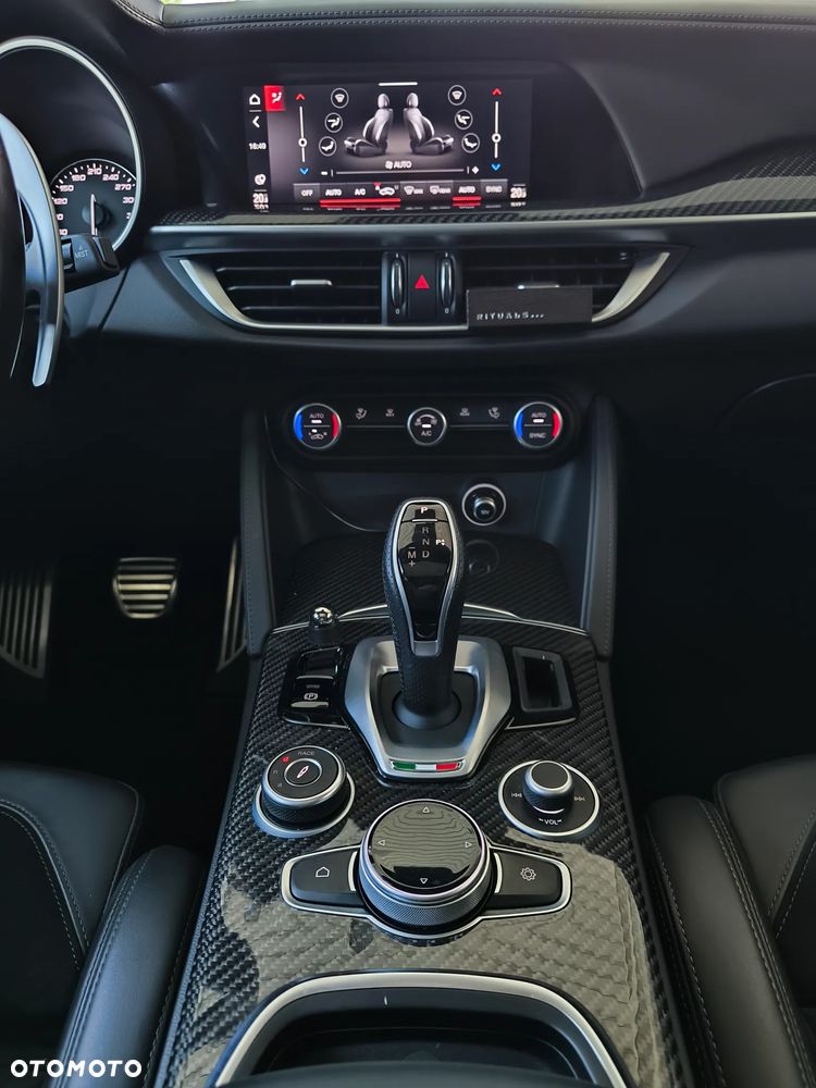 Alfa Romeo Stelvio 2.9 V6 Bi-Turbo Quadrifoglio Q4 - 22