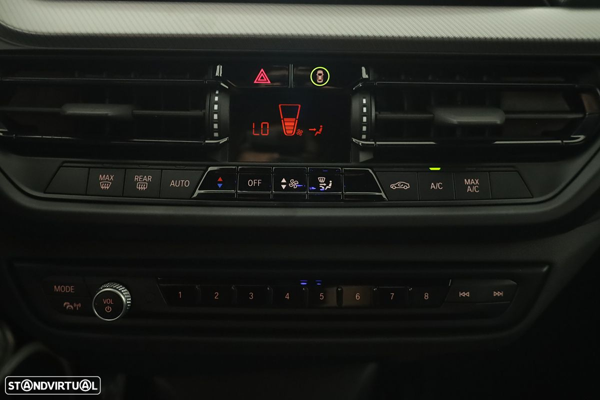 BMW 116 d Pack Desportivo M Auto - 16