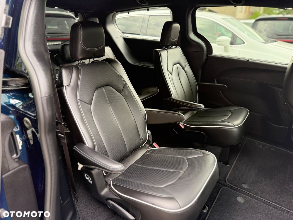 Chrysler Pacifica - 25